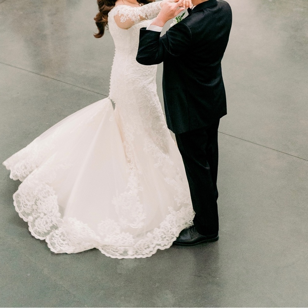Wedding Dress​​ - Picture 6 of 8